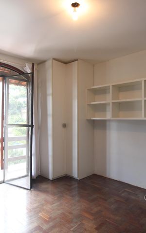 Casa à venda com 450m², 4 quartos e 4 vagasSuíte 2