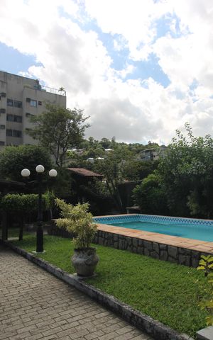 Casa à venda com 450m², 4 quartos e 4 vagasQuintal