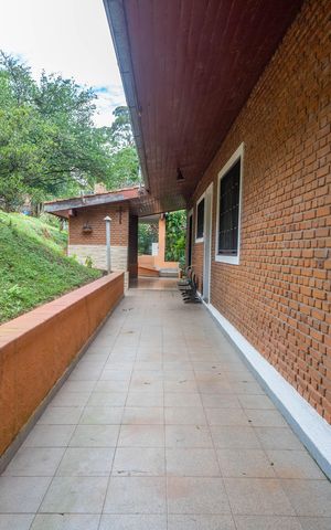 Casa para alugar com 700m², 3 quartos e 12 vagasLateral externa 
