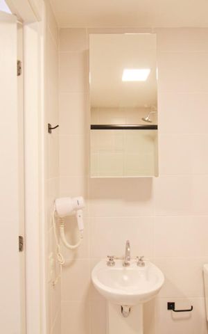Studio à venda com 25m², 1 quarto e sem vaga Studio à venda com 25m², 1 quarto e sem vagaBanheiro