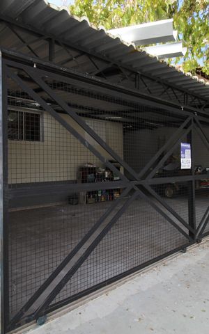 Casa para alugar com 100m², 3 quartos e 2 vagasFachada