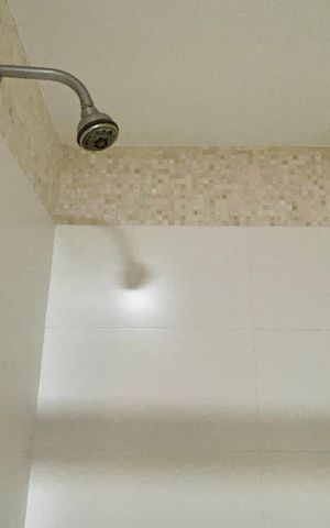 Apartamento para alugar com 60m², 2 quartos e 2 vagas Apartamento para alugar com 60m², 2 quartos e 2 vagasBanheiro social