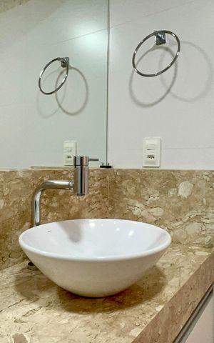 Apartamento para alugar com 60m², 2 quartos e 2 vagas Apartamento para alugar com 60m², 2 quartos e 2 vagasBanheiro social
