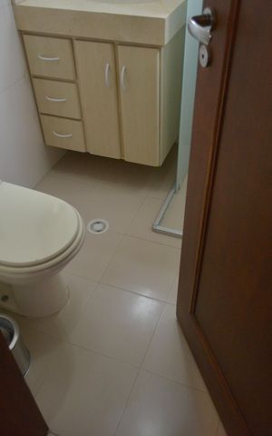 Casa à venda com 224m², 3 quartos e 4 vagasBanheiro da Suíte 2