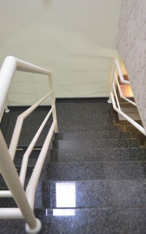 Casa à venda com 224m², 3 quartos e 4 vagasEscada