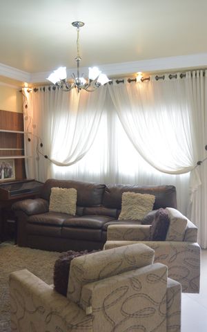 Casa à venda com 224m², 3 quartos e 4 vagasSala