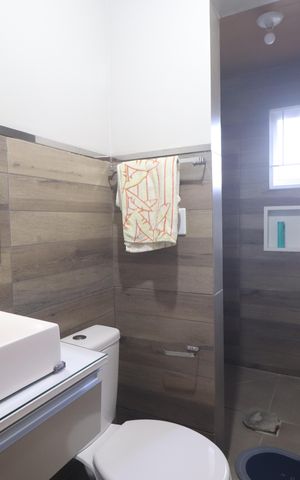 Casa à venda com 257m², 6 quartos e 2 vagasBanheiro