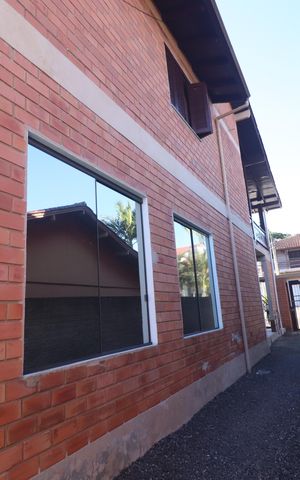 Casa à venda com 257m², 6 quartos e 2 vagasEntrada