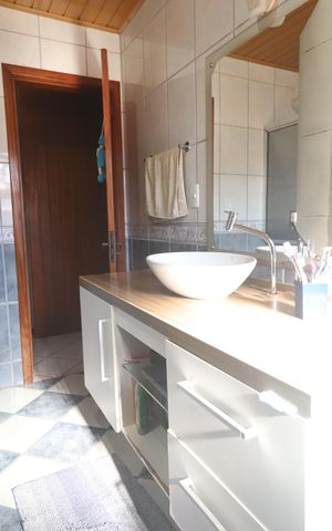 Casa à venda com 257m², 6 quartos e 2 vagasBanheiro