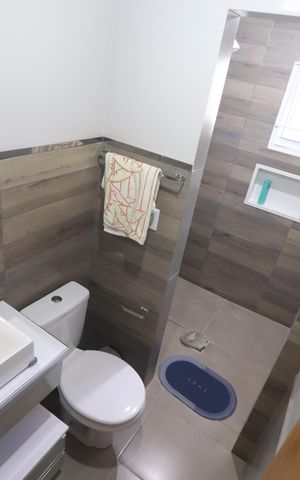 Casa à venda com 257m², 6 quartos e 2 vagasBanheiro