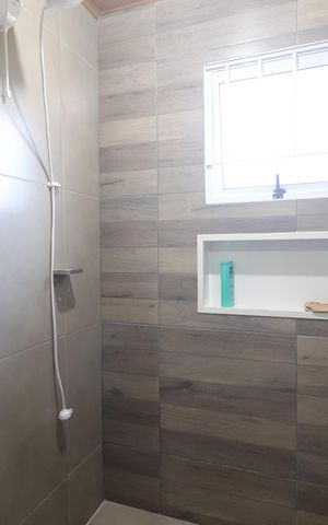 Casa à venda com 257m², 6 quartos e 2 vagasBanheiro