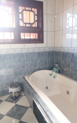 Casa à venda com 257m², 6 quartos e 2 vagasBanheiro