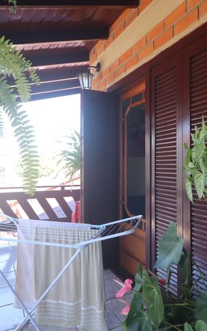 Casa à venda com 257m², 6 quartos e 2 vagasSacada
