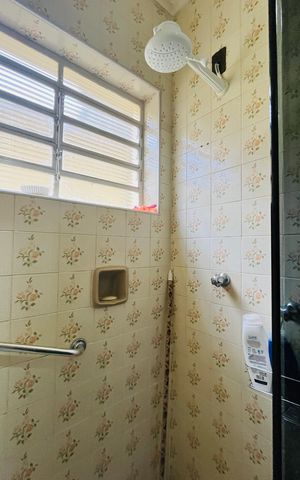 Casa à venda com 303m², 4 quartos e 4 vagas