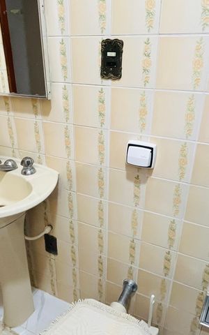 Casa à venda com 303m², 4 quartos e 4 vagas