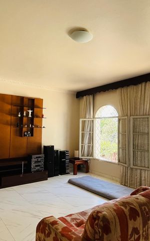 Casa à venda com 303m², 4 quartos e 4 vagas