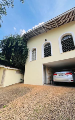 Casa à venda com 303m², 4 quartos e 4 vagas