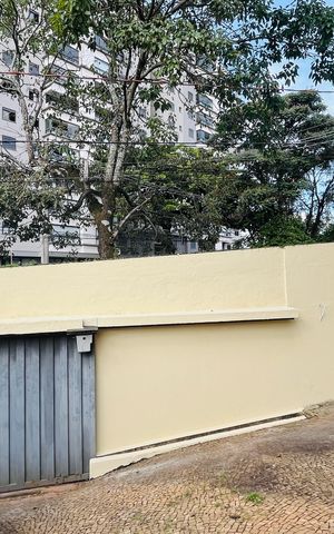 Casa à venda com 303m², 4 quartos e 4 vagas