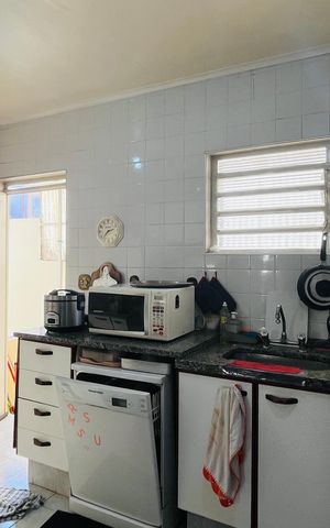 Casa à venda com 303m², 4 quartos e 4 vagas