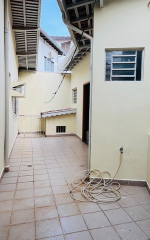 Casa à venda com 303m², 4 quartos e 4 vagas