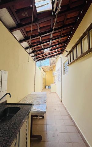 Casa à venda com 303m², 4 quartos e 4 vagas