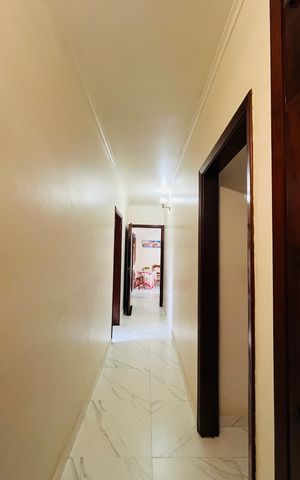 Casa à venda com 303m², 4 quartos e 4 vagas