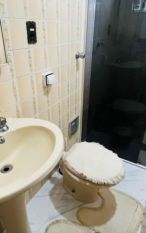 Casa à venda com 303m², 4 quartos e 4 vagas