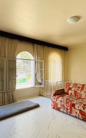 Casa à venda com 303m², 4 quartos e 4 vagas