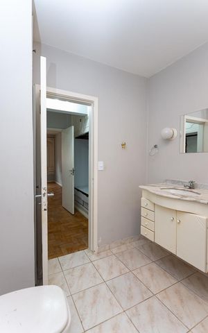 Apartamento à venda com 200m², 3 quartos e 1 vaga Apartamento à venda com 200m², 3 quartos e 1 vagaBanheiro do quarto 3 Suíte