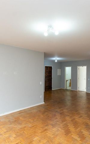 Apartamento à venda com 200m², 3 quartos e 1 vaga Apartamento à venda com 200m², 3 quartos e 1 vagaSala