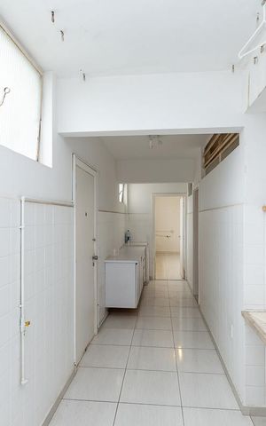 Apartamento à venda com 200m², 3 quartos e 1 vaga Apartamento à venda com 200m², 3 quartos e 1 vagaÁrea de Serviço