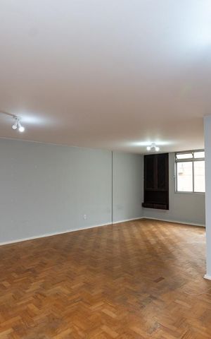 Apartamento à venda com 200m², 3 quartos e 1 vaga Apartamento à venda com 200m², 3 quartos e 1 vagaSala