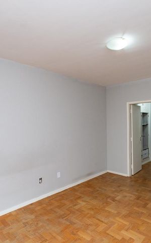 Apartamento à venda com 200m², 3 quartos e 1 vaga Apartamento à venda com 200m², 3 quartos e 1 vagaQuarto 3 Suíte