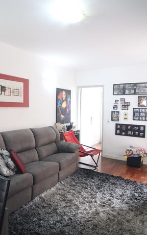 Casa à venda com 115m², 2 quartos e 2 vagasSala