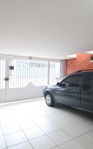 Casa à venda com 115m², 2 quartos e 2 vagasGaragem