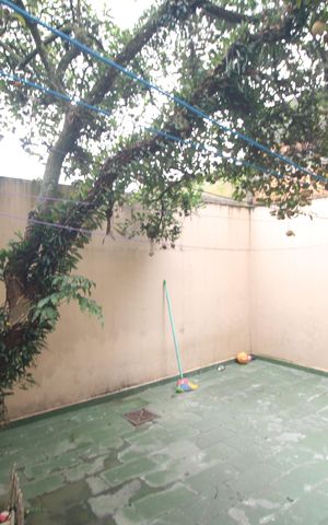 Casa à venda com 115m², 2 quartos e 2 vagasFundos da casa