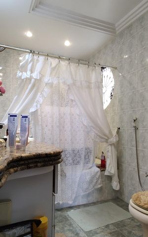 Casa de condomínio para alugar com 323m², 5 quartos e 3 vagasBanheiro da Suíte 2