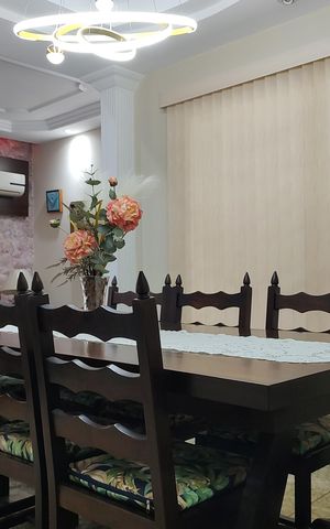 Casa de condomínio para alugar com 323m², 5 quartos e 3 vagasSala