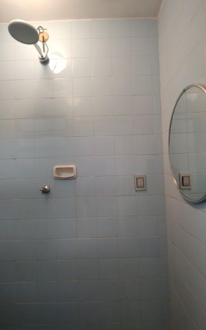 Casa de condomínio para alugar com 323m², 5 quartos e 3 vagasBanheiro de serviço