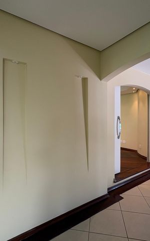 Casa à venda com 341m², 5 quartos e sem vaga Casa à venda com 341m², 5 quartos e sem vagaEntrada