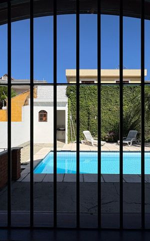 Casa à venda com 341m², 5 quartos e sem vaga Casa à venda com 341m², 5 quartos e sem vagaVista do Quarto 1