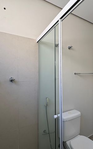 Casa à venda com 341m², 5 quartos e sem vaga Casa à venda com 341m², 5 quartos e sem vagaBanheiro 2