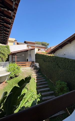 Casa à venda com 341m², 5 quartos e sem vaga Casa à venda com 341m², 5 quartos e sem vagaVaranda