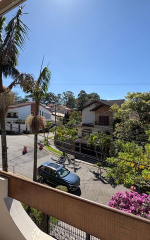 Casa à venda com 341m², 5 quartos e sem vaga Casa à venda com 341m², 5 quartos e sem vagaVaranda da Suíte 2
