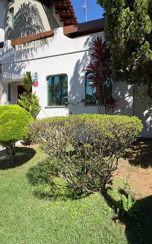 Casa à venda com 341m², 5 quartos e sem vaga Casa à venda com 341m², 5 quartos e sem vagaEntrada Principal Externa