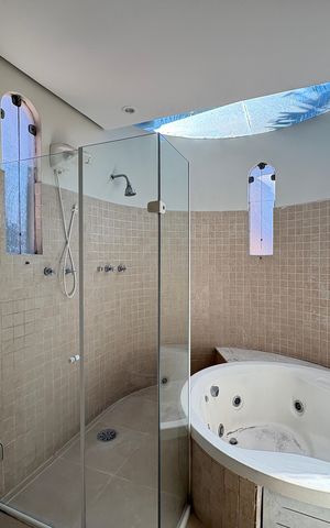 Casa à venda com 341m², 5 quartos e sem vaga Casa à venda com 341m², 5 quartos e sem vagaBanheiro da Suíte Principal