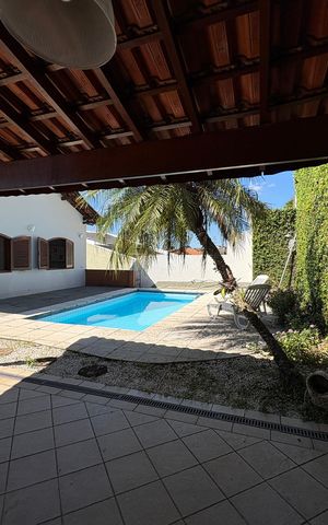 Casa à venda com 341m², 5 quartos e sem vaga Casa à venda com 341m², 5 quartos e sem vagaChurrasqueira