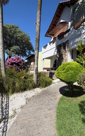 Casa à venda com 341m², 5 quartos e sem vaga Casa à venda com 341m², 5 quartos e sem vagaEntrada Principal Externa