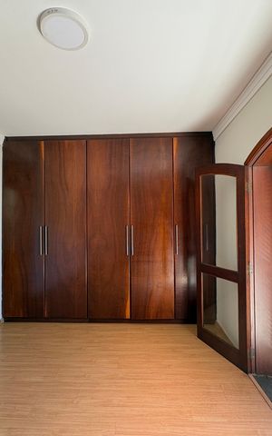 Casa à venda com 341m², 5 quartos e sem vaga Casa à venda com 341m², 5 quartos e sem vagaSuíte 2