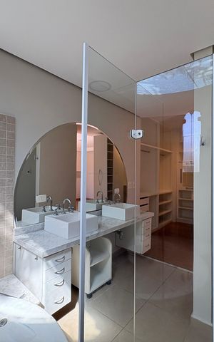 Casa à venda com 341m², 5 quartos e sem vaga Casa à venda com 341m², 5 quartos e sem vagaBanheiro da Suíte Principal